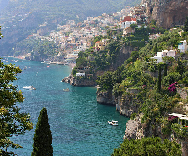 Charter a yacht in Positano around the Amalfi Coast